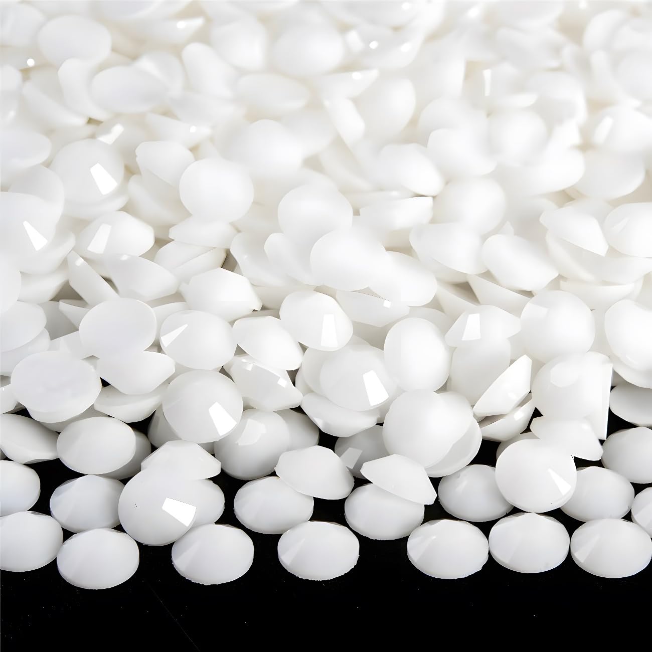 Flatback Rhinestones Round Gems for Nails Art and Crafts 620Pcs SS30 6mm Glitter Crystals Stone DIY Bags Clothes Shoes (Pure White)